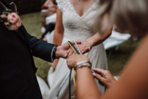 Freie-Trauung-Trauritual-Handfasting-Unendlichkeitsknoten